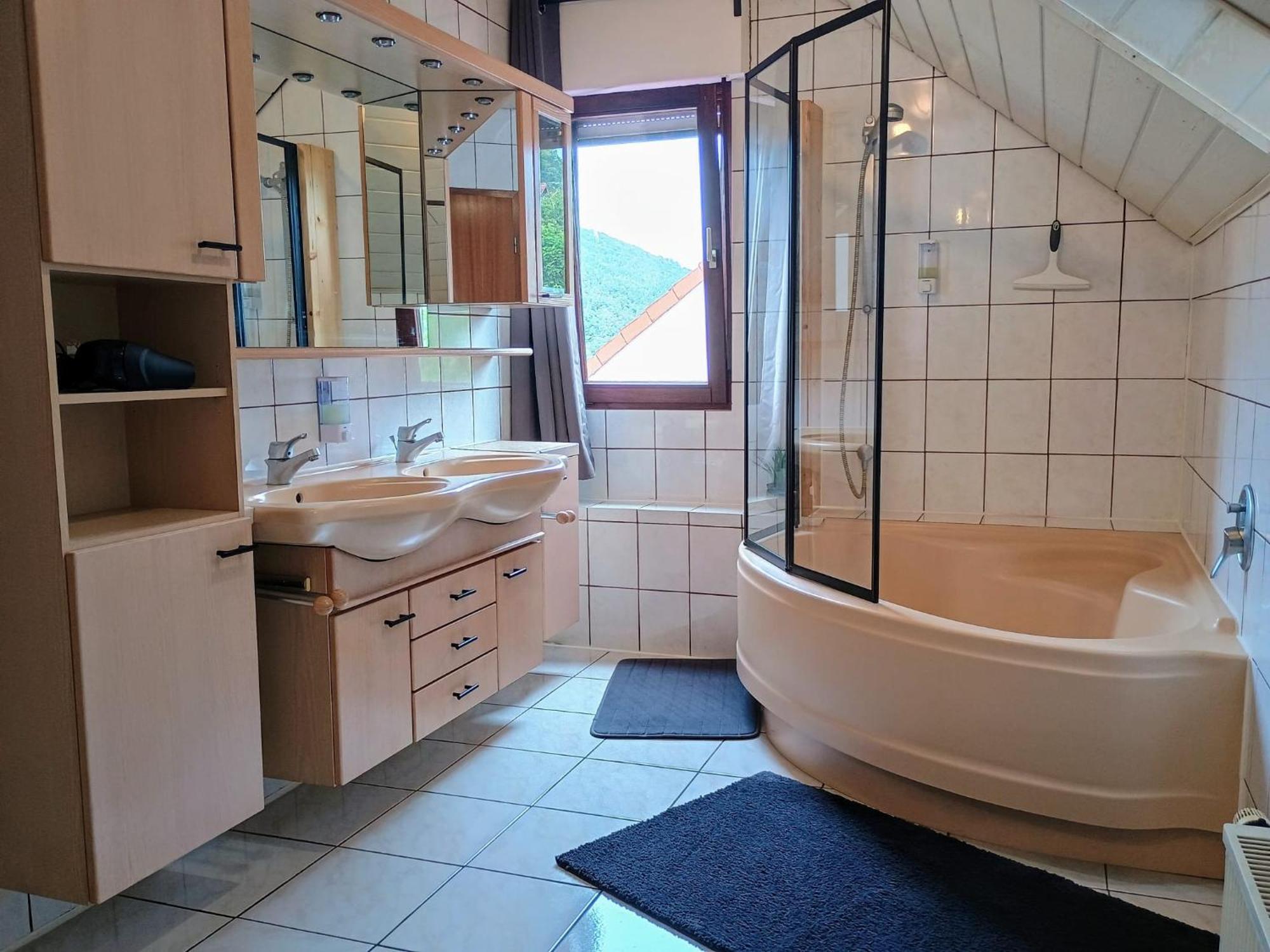 Sleep&chill - Idyllisches Mit Main-blick Apartment *