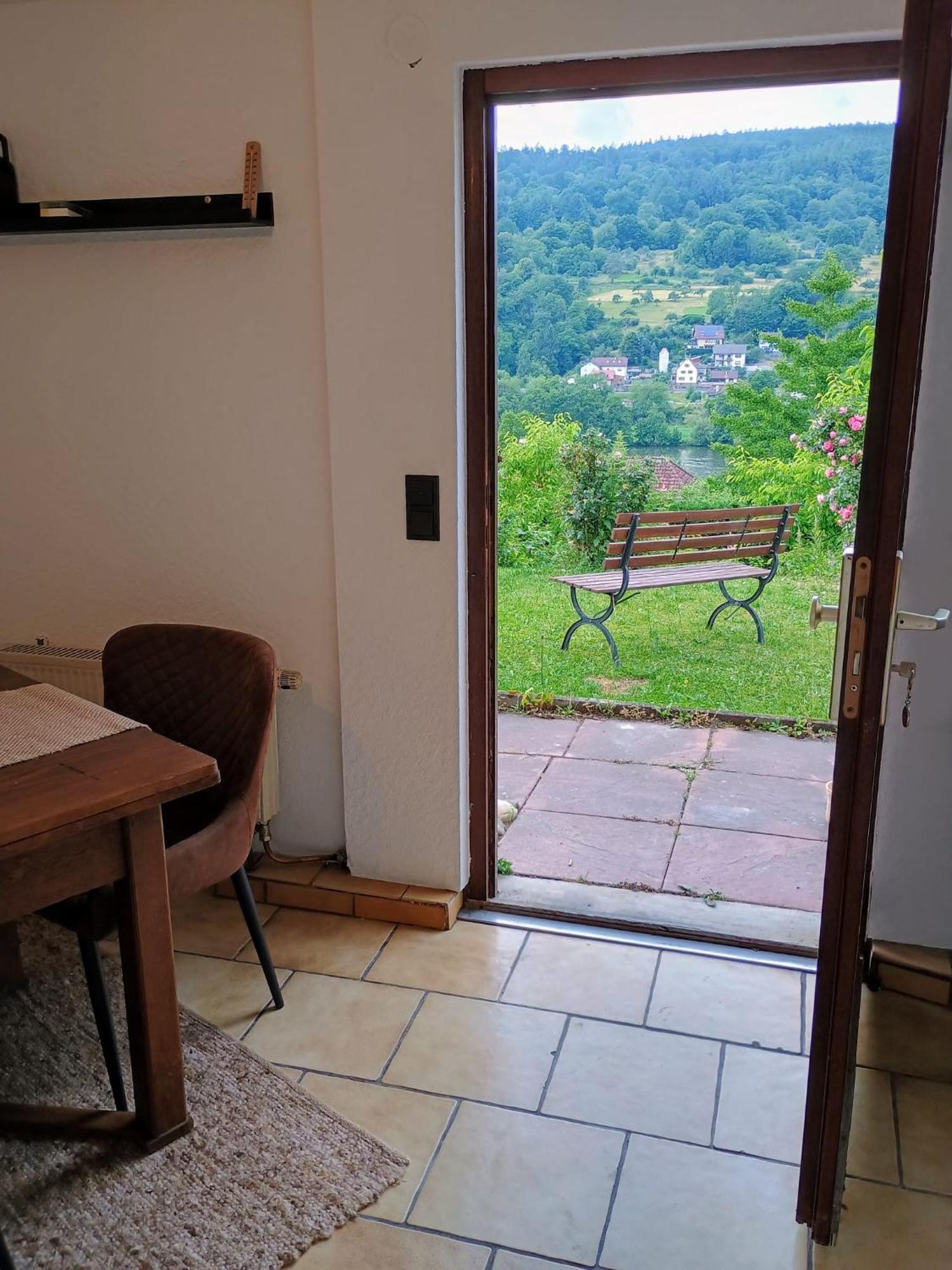 Sleep&chill - Ruhige Uebernachtung Mit Main-blick Apartment
