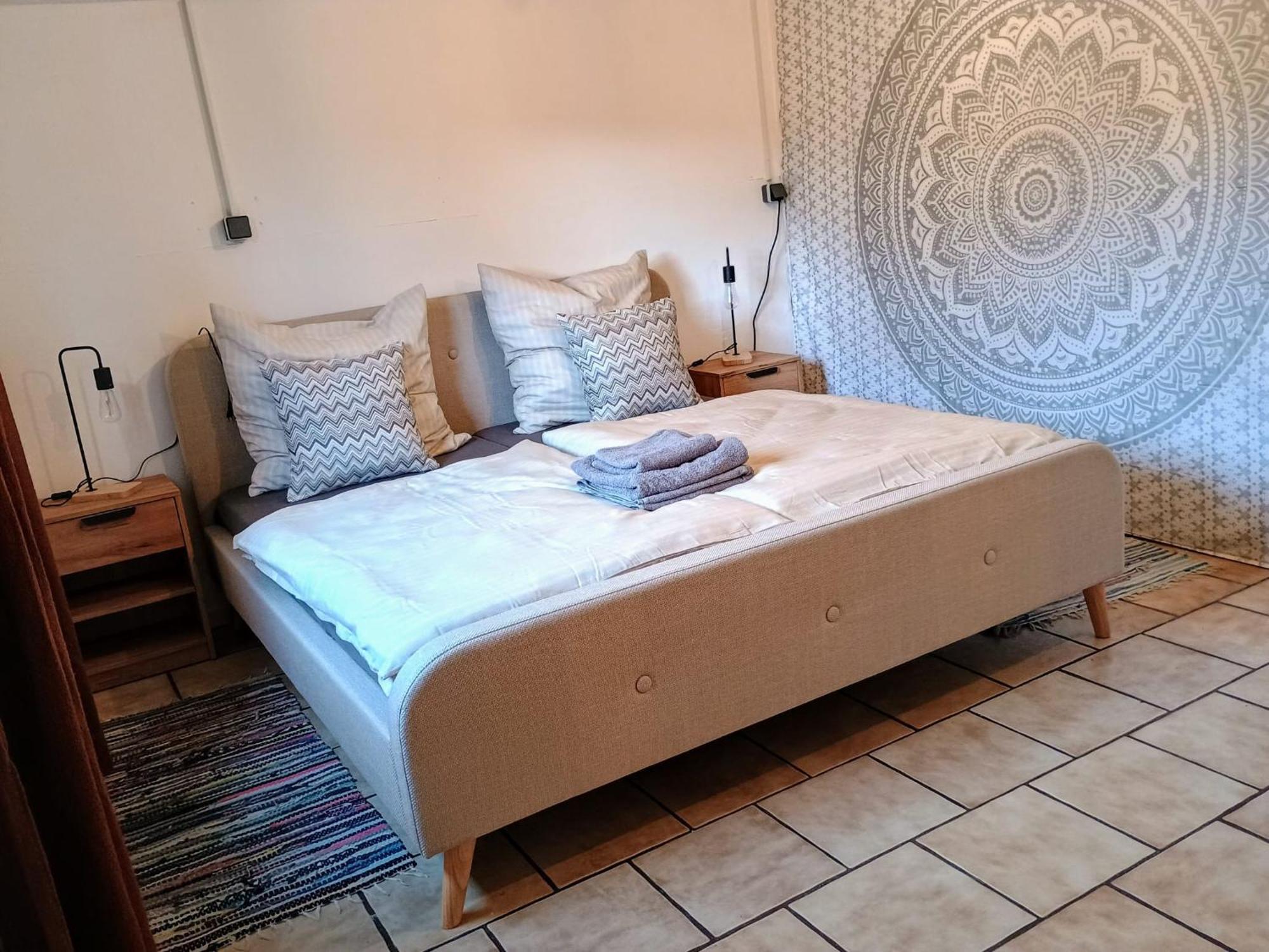 Sleep&chill - Ruhige Uebernachtung Mit Main-blick Apartment