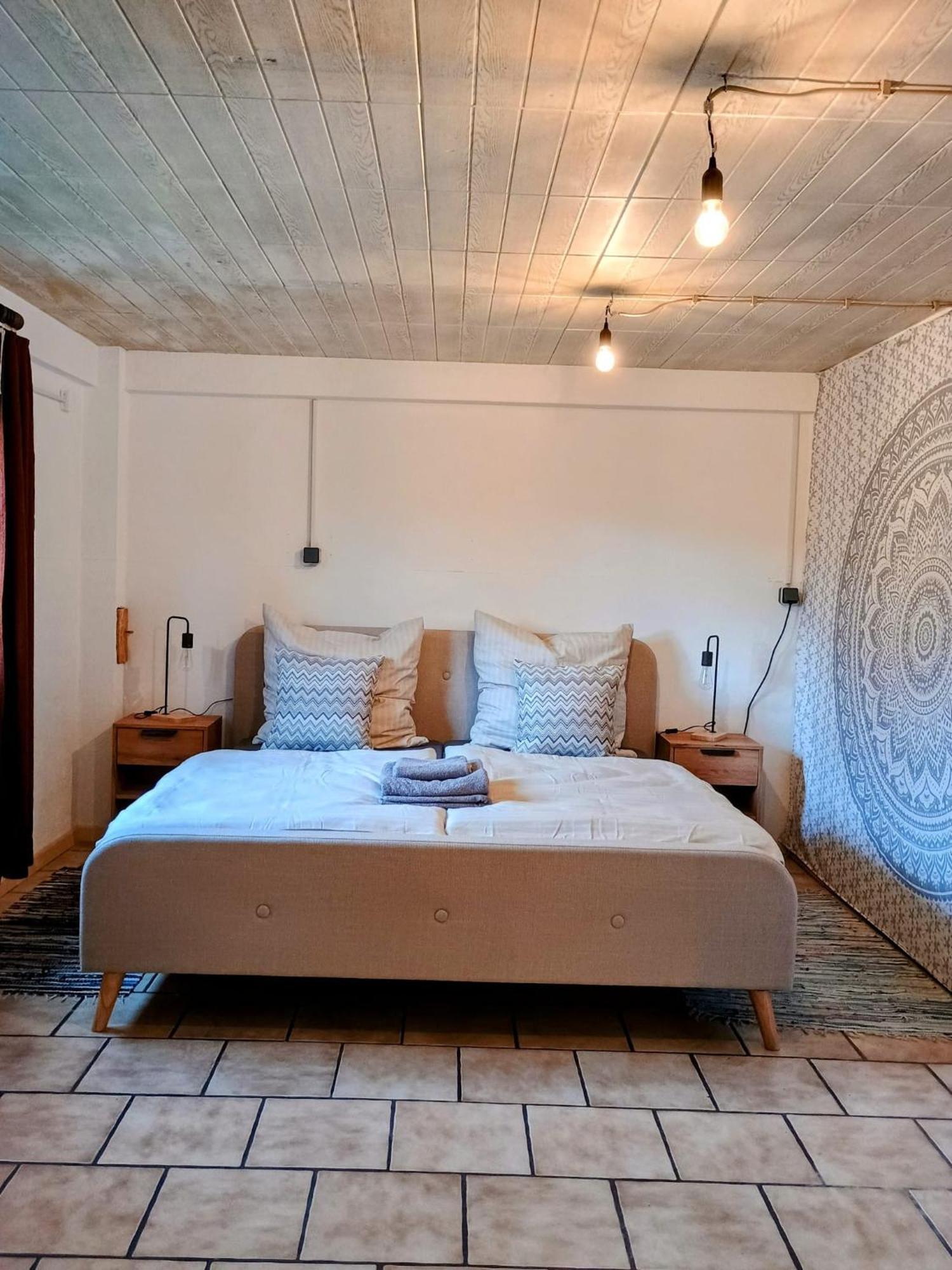 Sleep&chill - Ruhige Uebernachtung Mit Main-blick Apartment Neustadt am Main